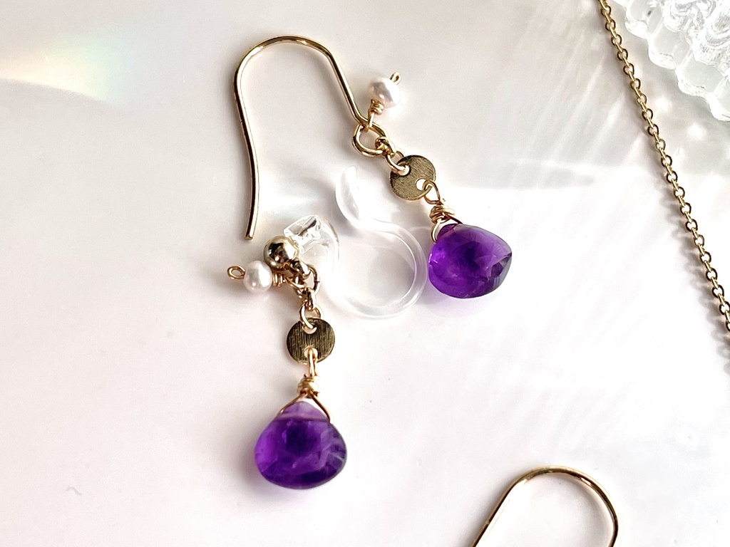 アメジストのシンプルピアス／イヤリング
