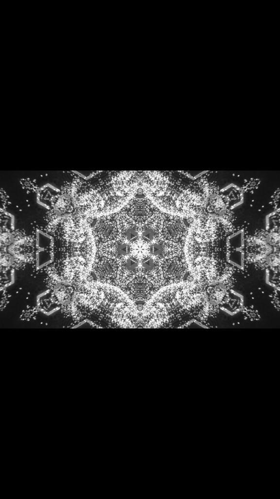 モノクロ サイバーエネルギーコア ダイナミック VJループ素材（HD / シームレス）