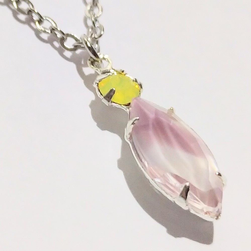 諏訪子ギブレネックレス