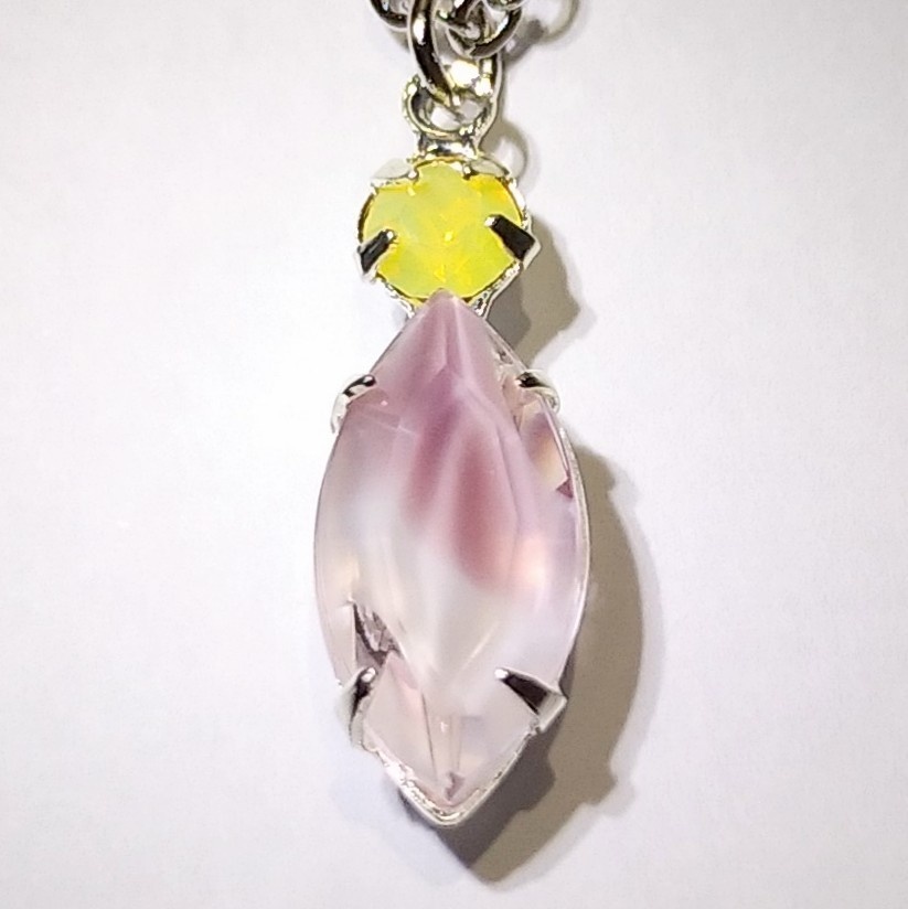 諏訪子ギブレネックレス