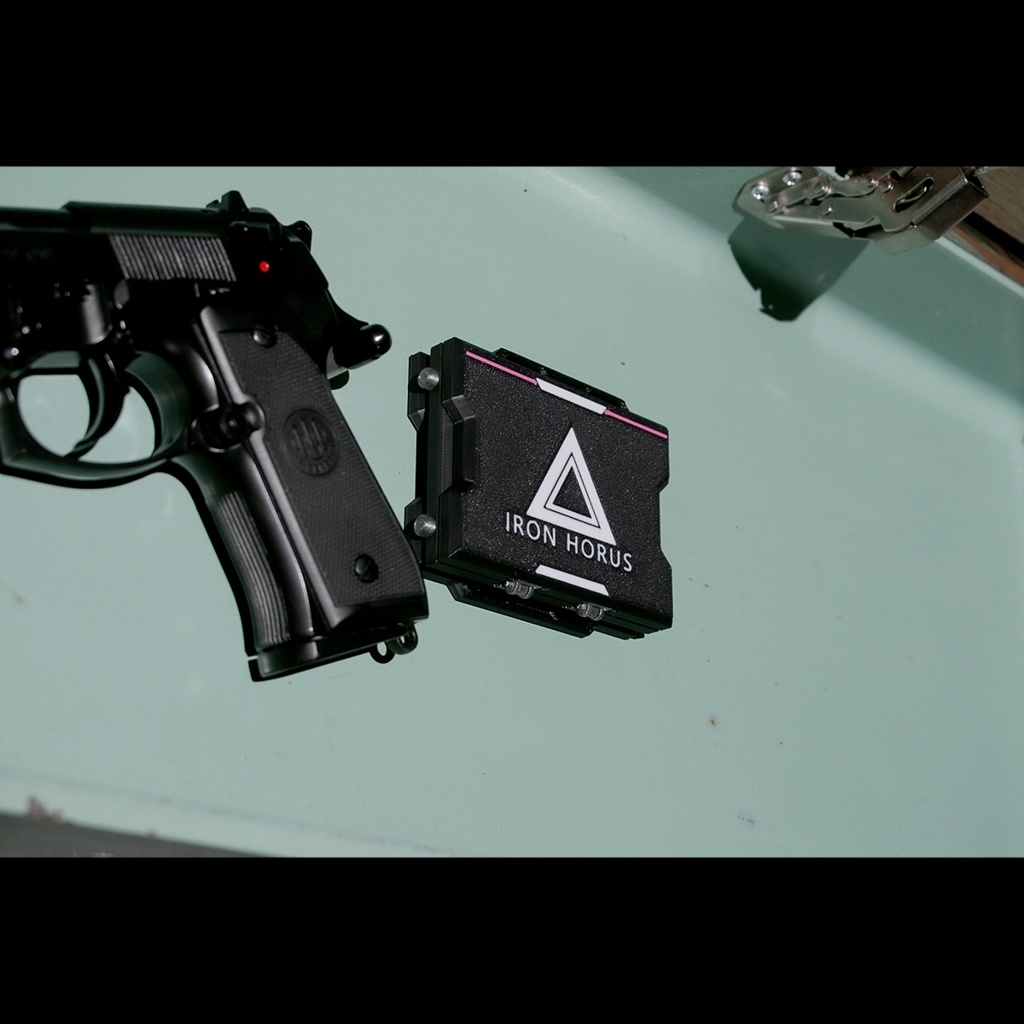 ブルーアーカイブ ホシノの盾型名刺入れ