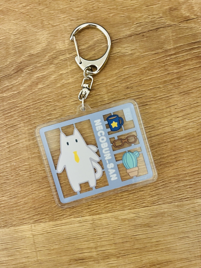 ねこぶんさんランナー風アクキー