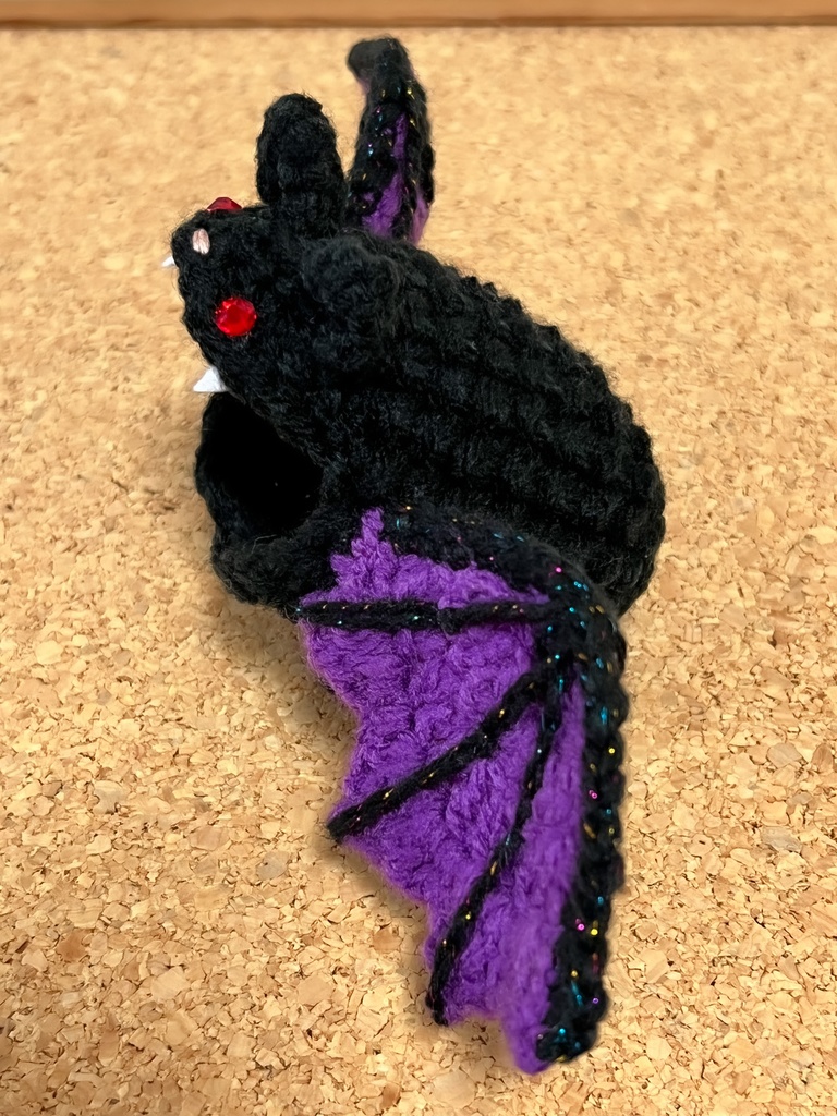 【もちもち着ぐるみ】真夜中のこうもりさん