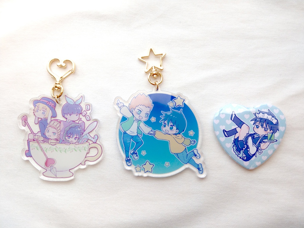 アクリルキーホルダー&ハート缶バッジ