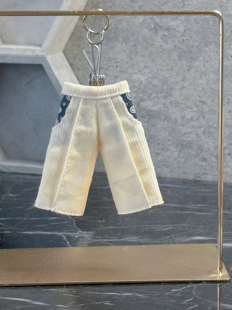 コーデュロイタックパンツ