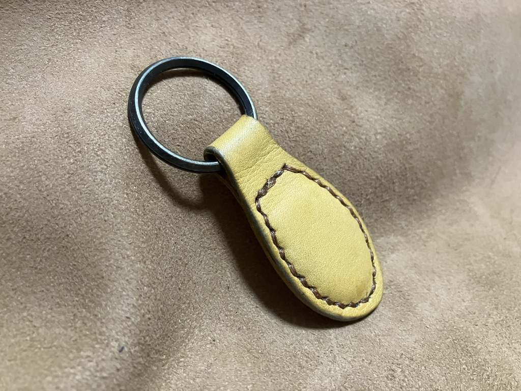 No.001 レザーで出来たキーホルダー