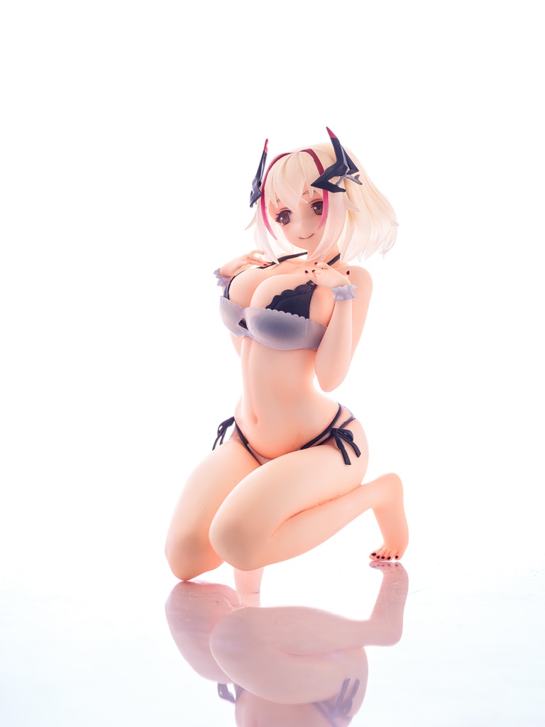 *販売終了■「ローン(水着版)」 1/7ガレージキット *水着2種は選択式で2体セットではありません