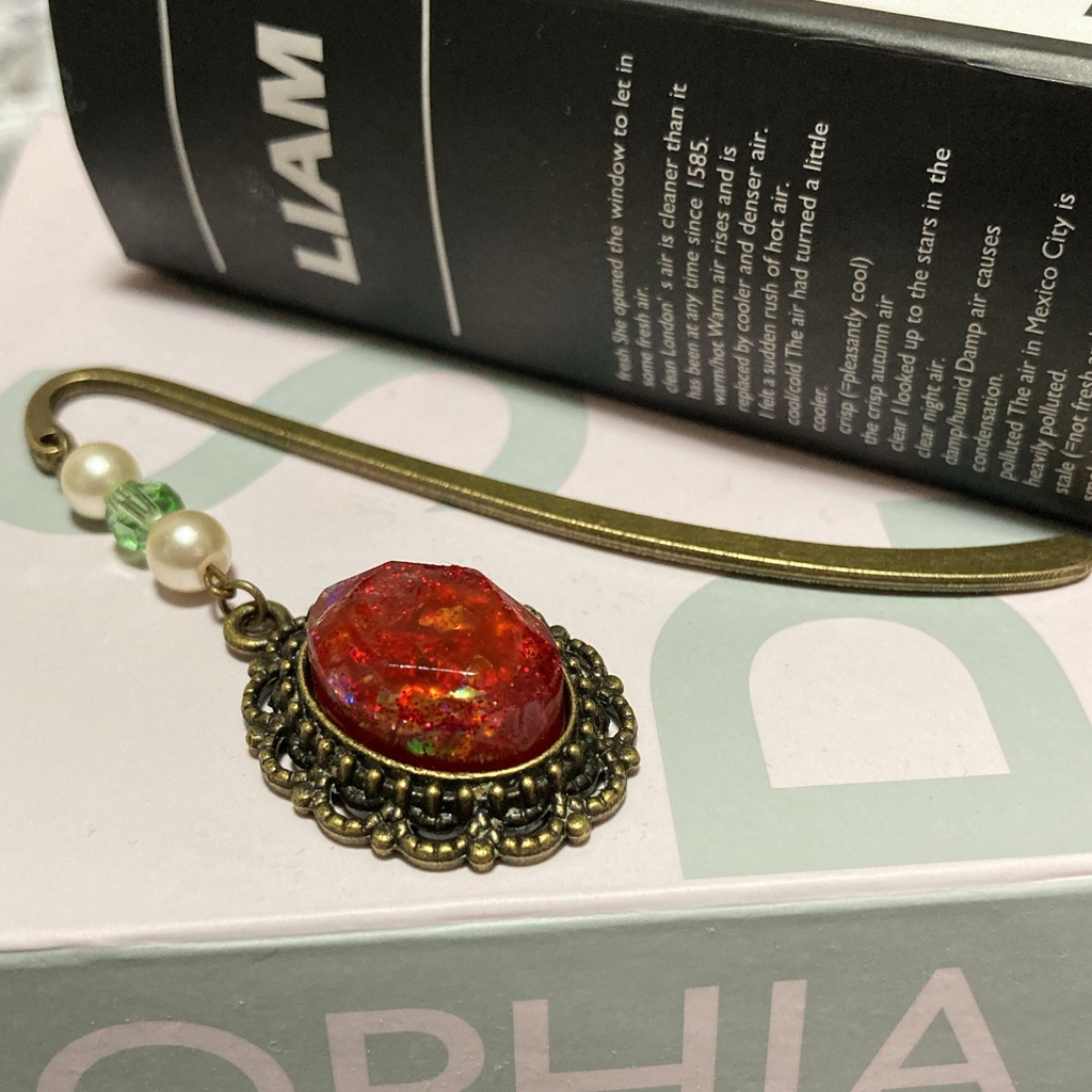 HERO’S color Bookmarker