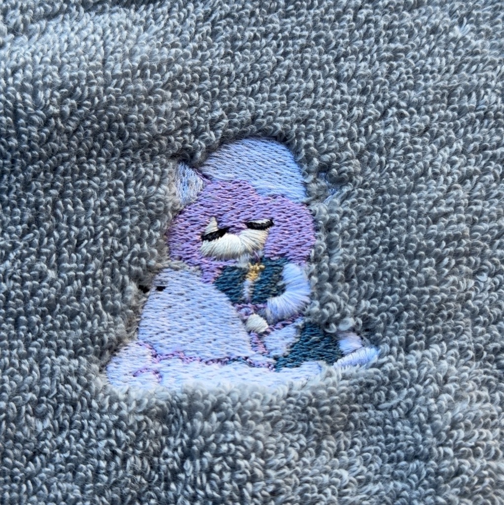 ライチョウレティ刺繍ハンカチ