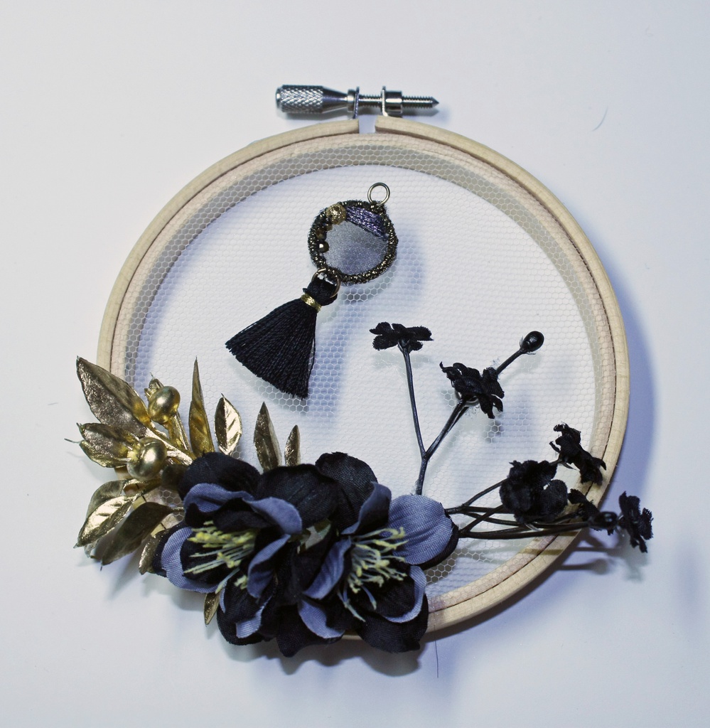 【たぬきくんのおみせ】刺繍のピアス