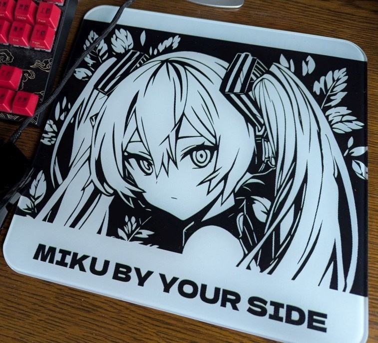 初音ミク ガラス製ゲーミングマウスパッド2 (Mサイズ)