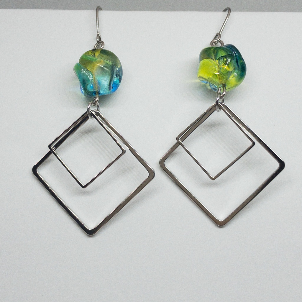 チェコビーズのグラデーションがキレイなピアス 50 Soraca Booth