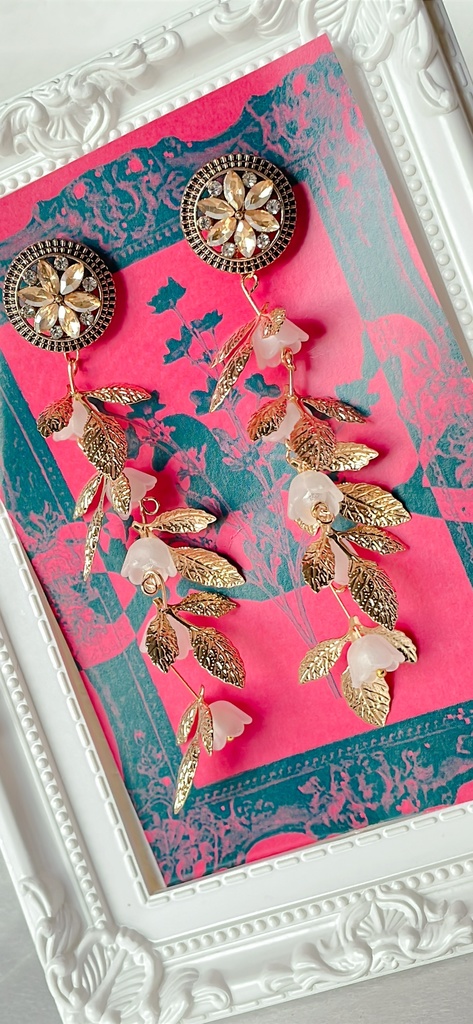 No.16 金のリーフピアス