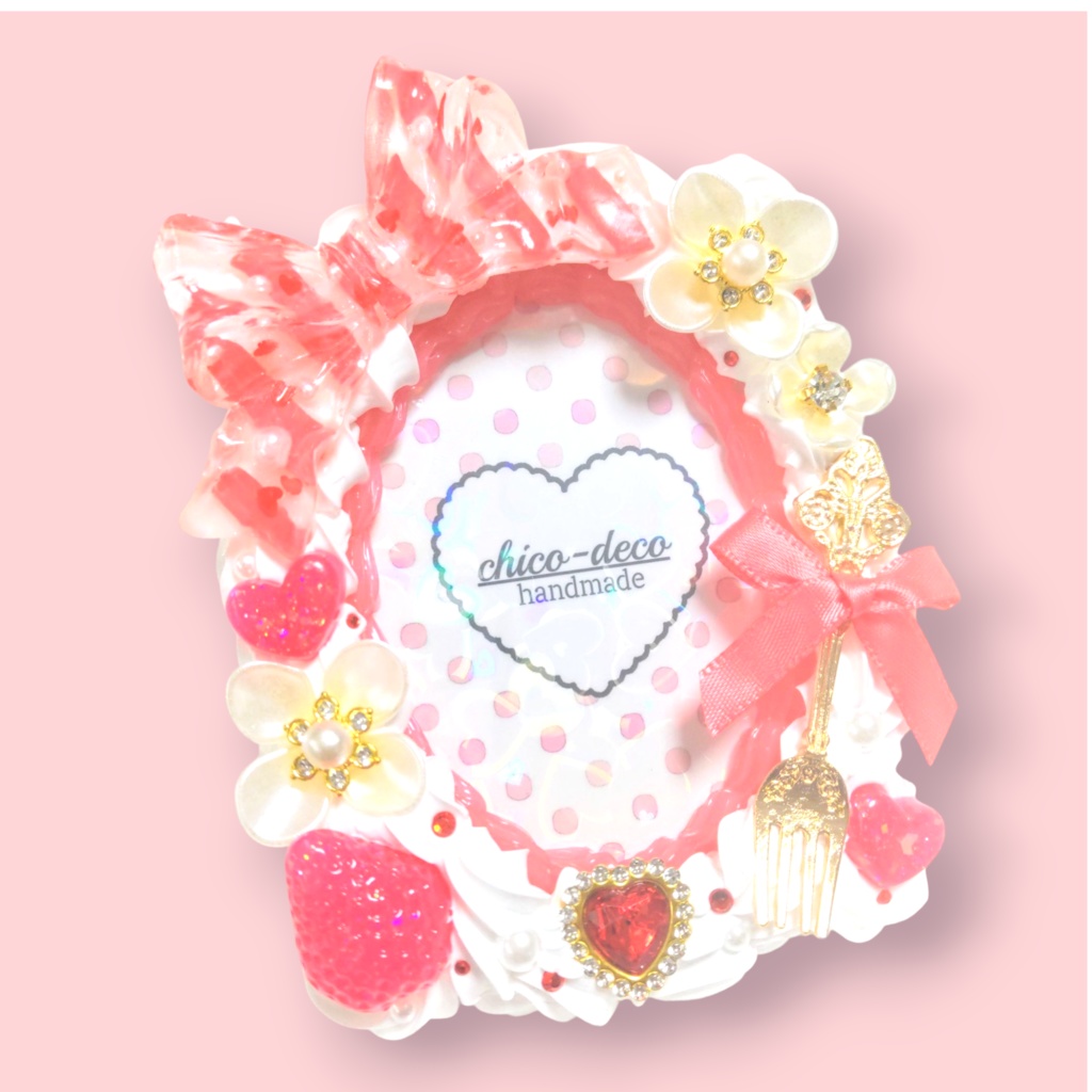 【B8 トレカ】ホイップデコ いちごケーキ 赤 ストライプ デコケース