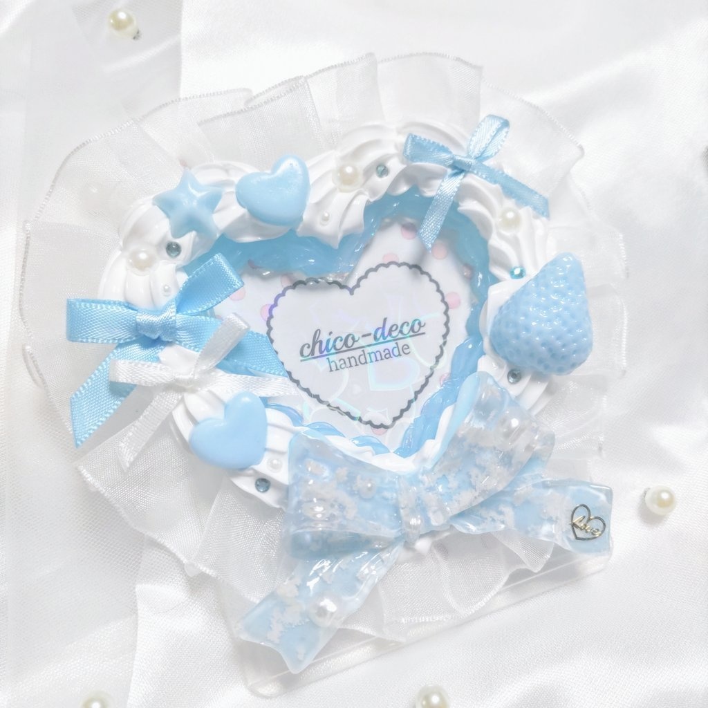 【B8 トレカ】ホイップデコ ハートいちごケーキ 空色 デコケース 水色