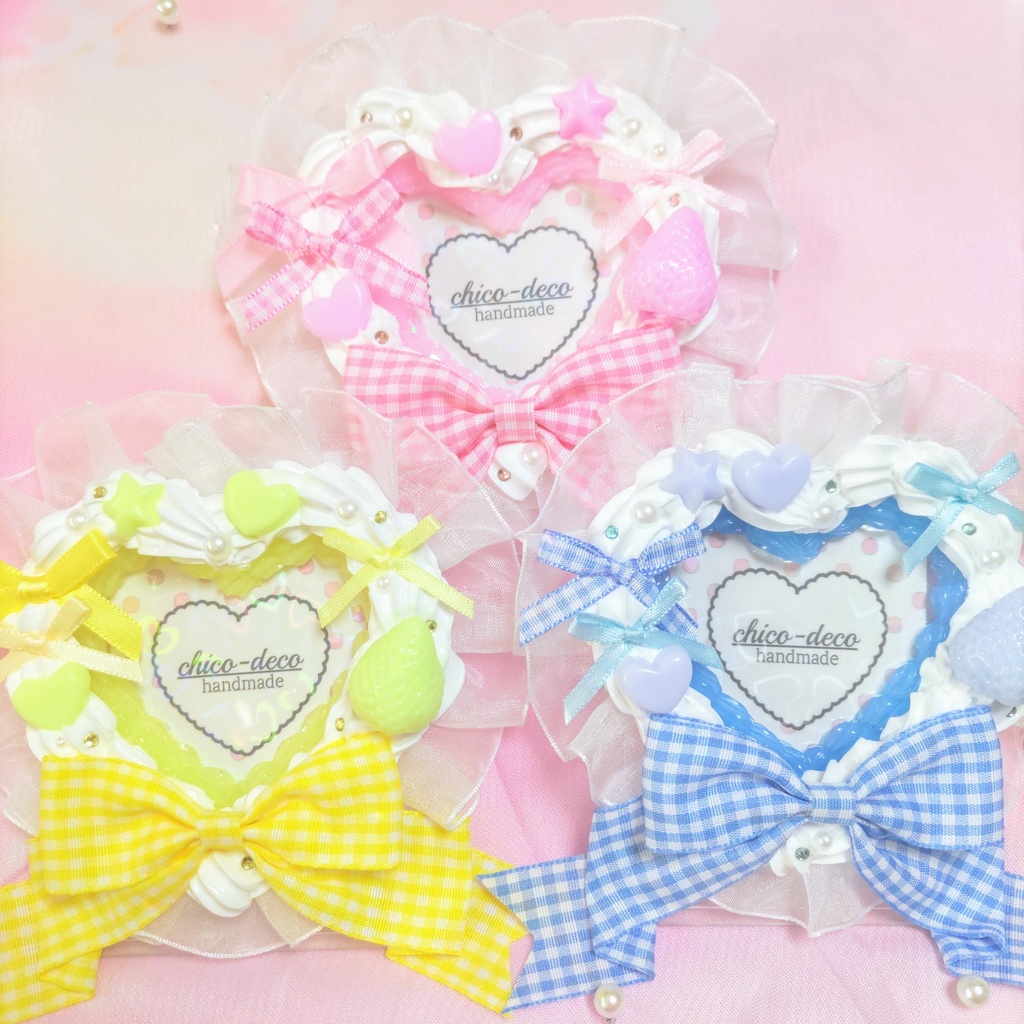 【B8 トレカ】ホイップデコ ハートいちごケーキ 青 チェック デコケース