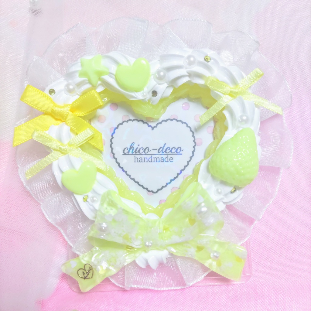 【B8 トレカ】ホイップデコ ハートいちごケーキ 空色 デコケース 黄色