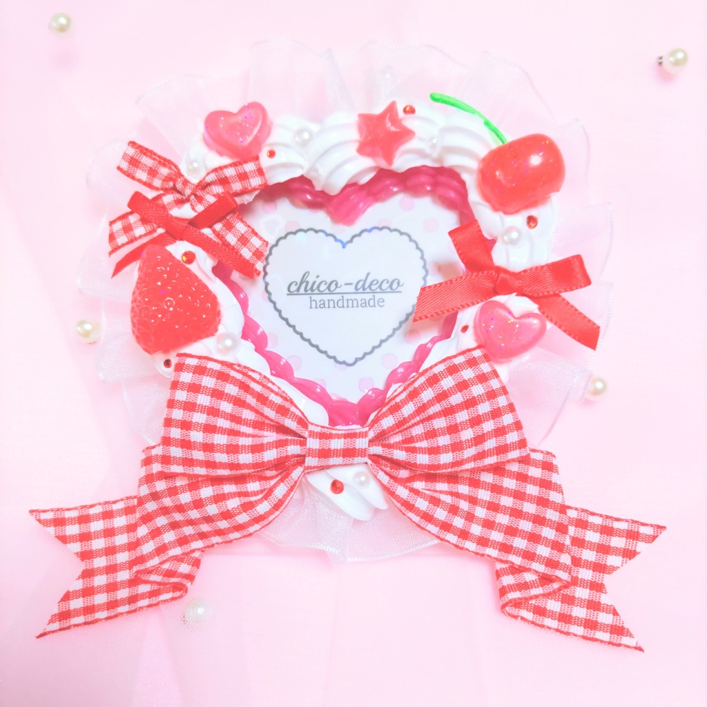 【B8 トレカ】ホイップデコ ハートケーキ 赤 リボン 硬質ケース