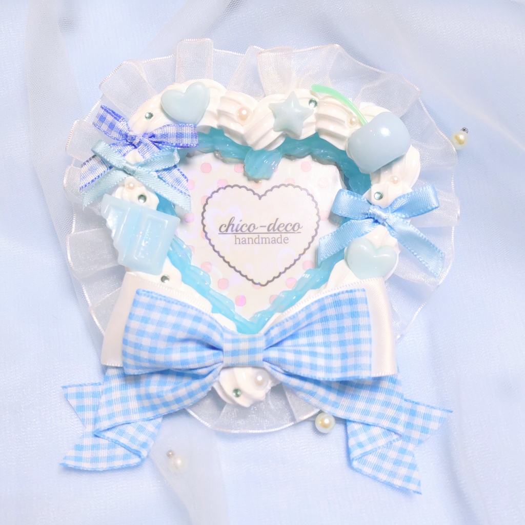 【B8 トレカ】ホイップデコ ハートケーキ 水色 リボン 硬質ケース デコケース 推し活