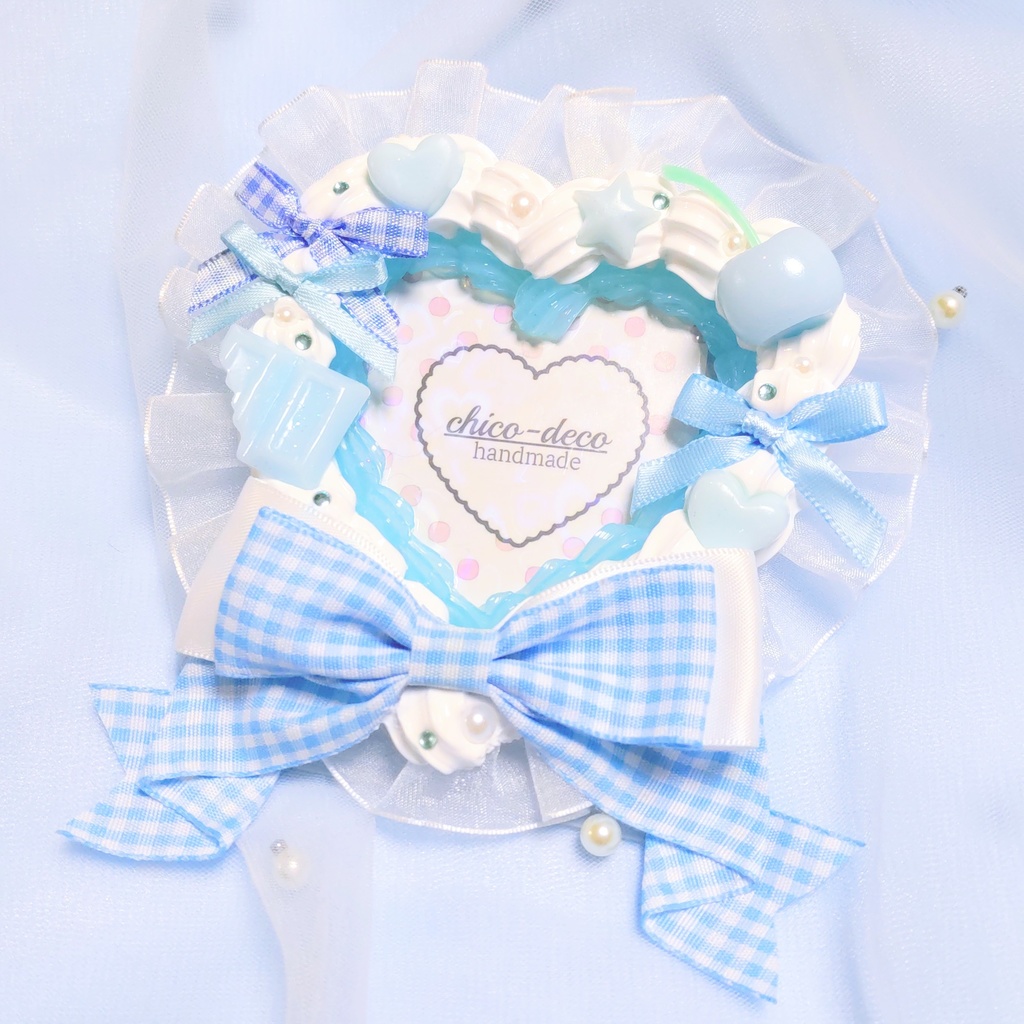 【B8 トレカ】ホイップデコ ハートケーキ 水色 リボン 硬質ケース デコケース 推し活