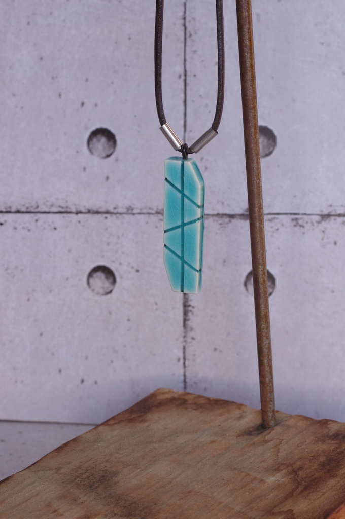 陶首飾り -1- 交