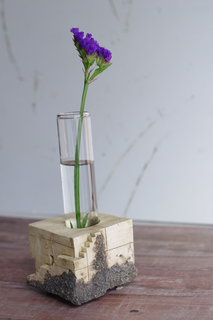 陶一輪挿し‐①‐ 岩付き