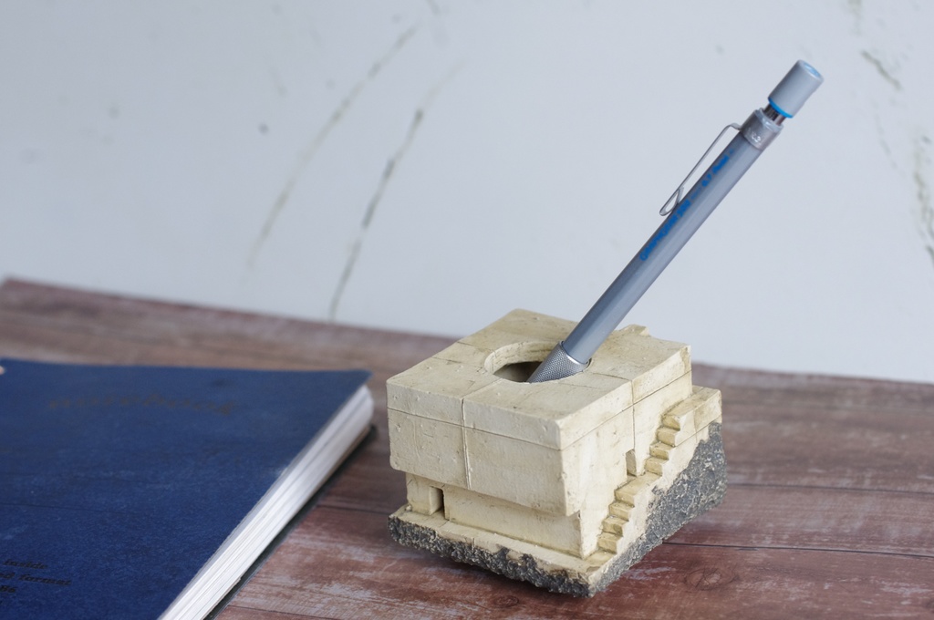 陶一輪挿し‐①‐ 岩付き