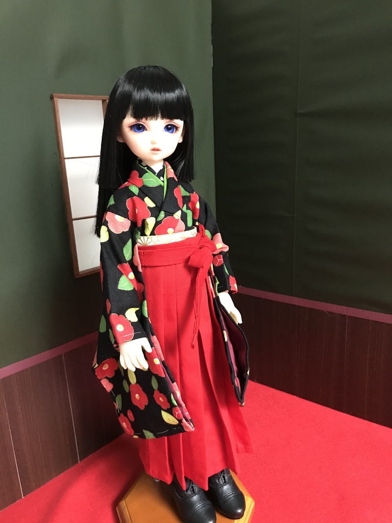 SDMサイズ 二尺袖着物 袴セット 黒椿×赤