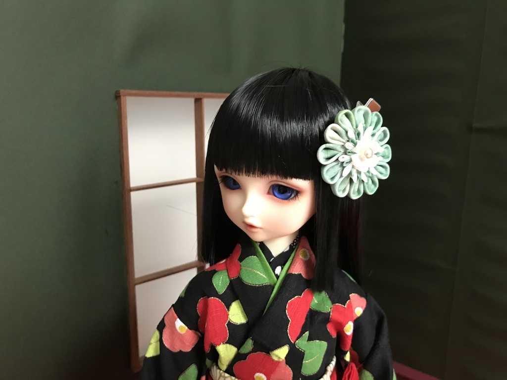 SDMサイズ 二尺袖着物 袴セット　黒椿×赤