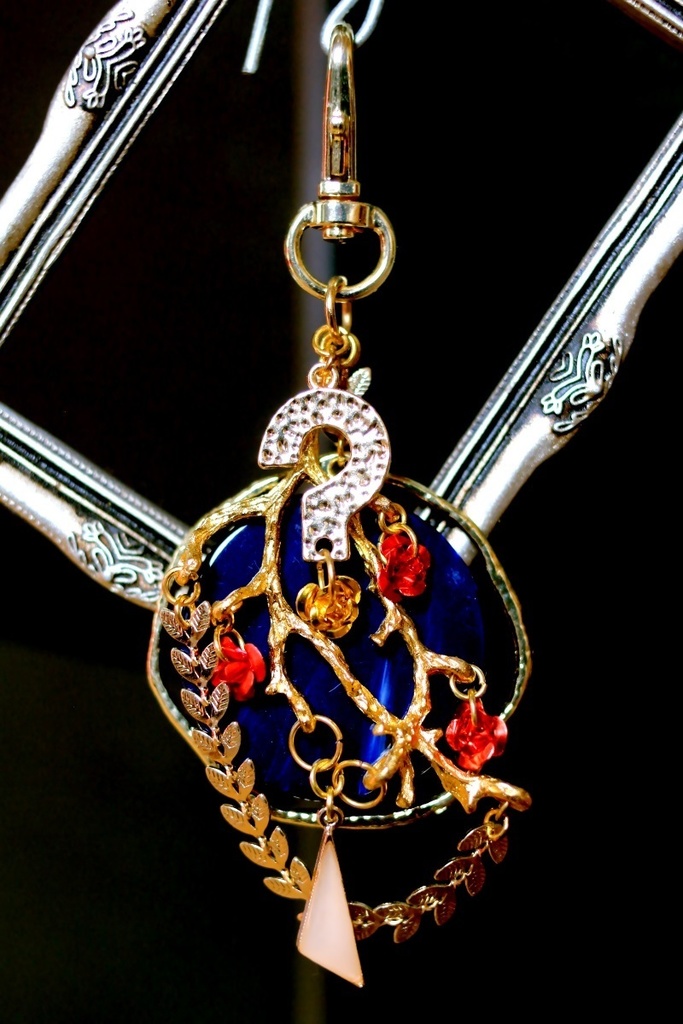 リッパー 金のテンタクル 薔薇の杖(赤) イメージキーホルダー 第五人格