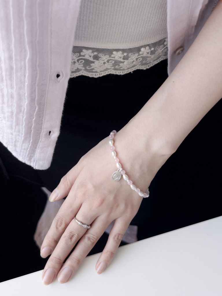 夏のきらめきブレスレット babypink🎀
