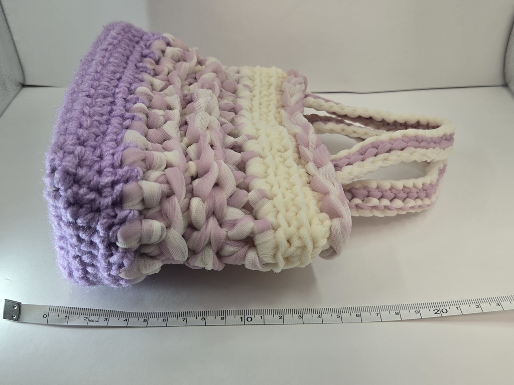 ストロベリーホイップ手提げバッグ