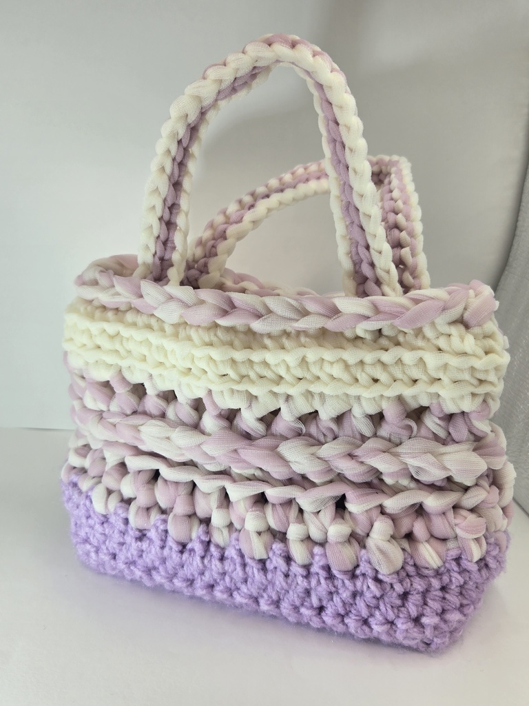 ストロベリーホイップ手提げバッグ