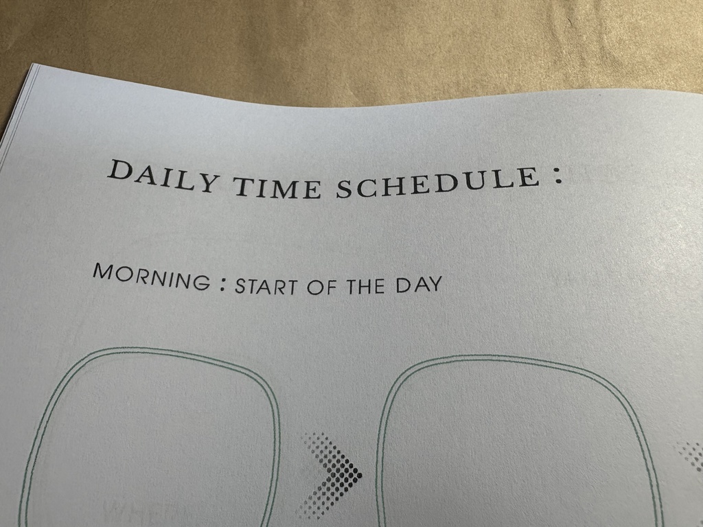 一人旅に連れて行くノート|Solo Travel Journal by TABIGUSE