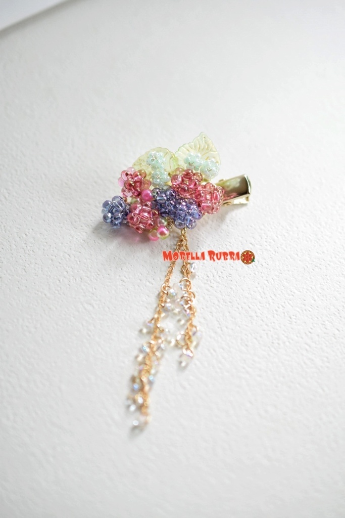 蕾のヘアクリップ