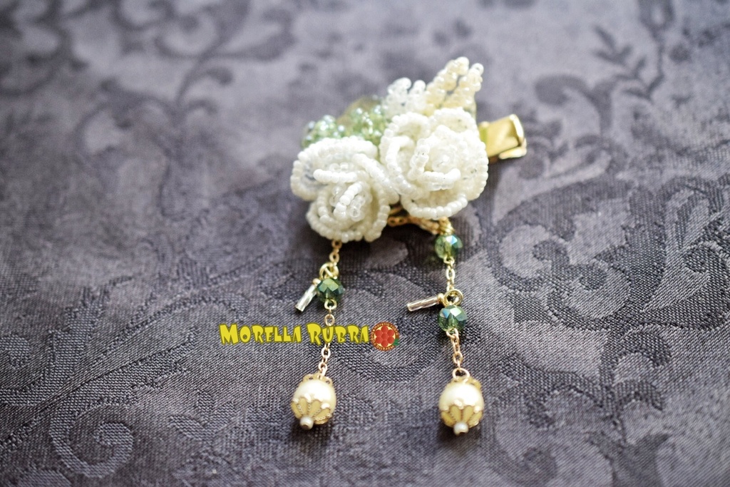 白薔薇のヘアクリップ