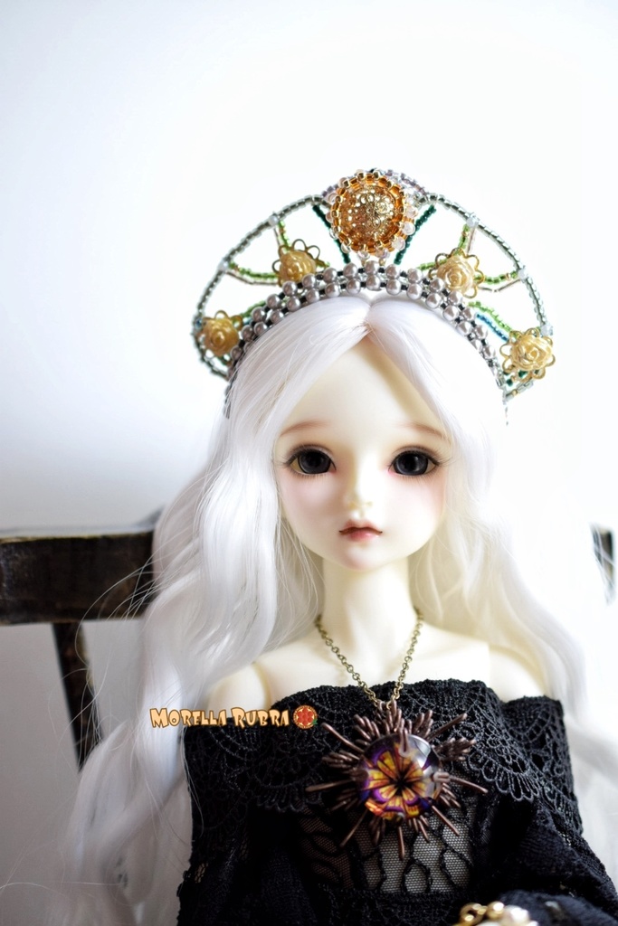 薔薇のココシニク風ティアラ