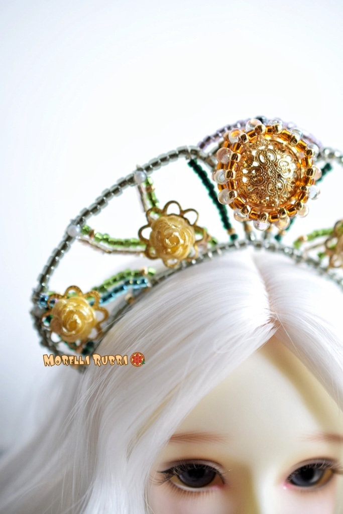 薔薇のココシニク風ティアラ