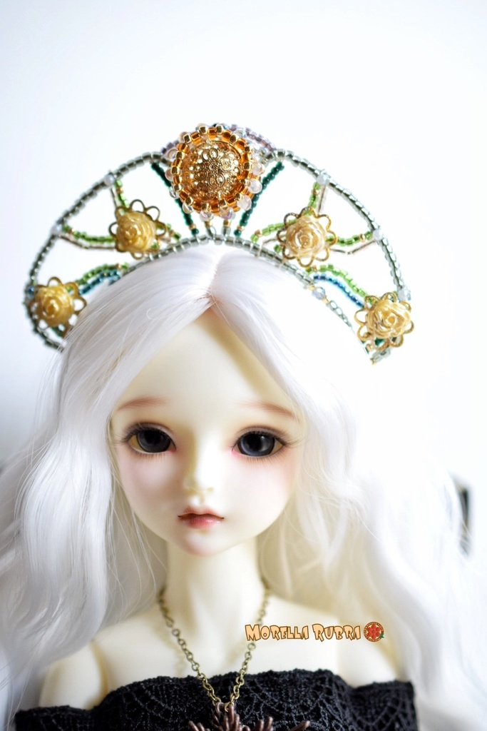 薔薇のココシニク風ティアラ