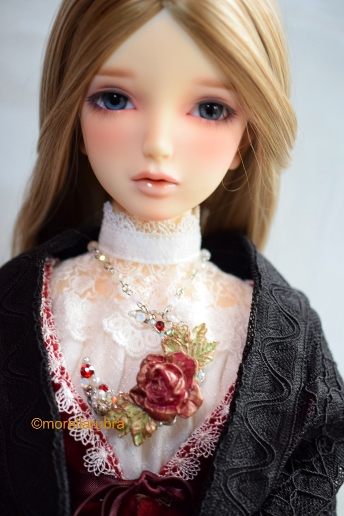 薔薇のネックレス