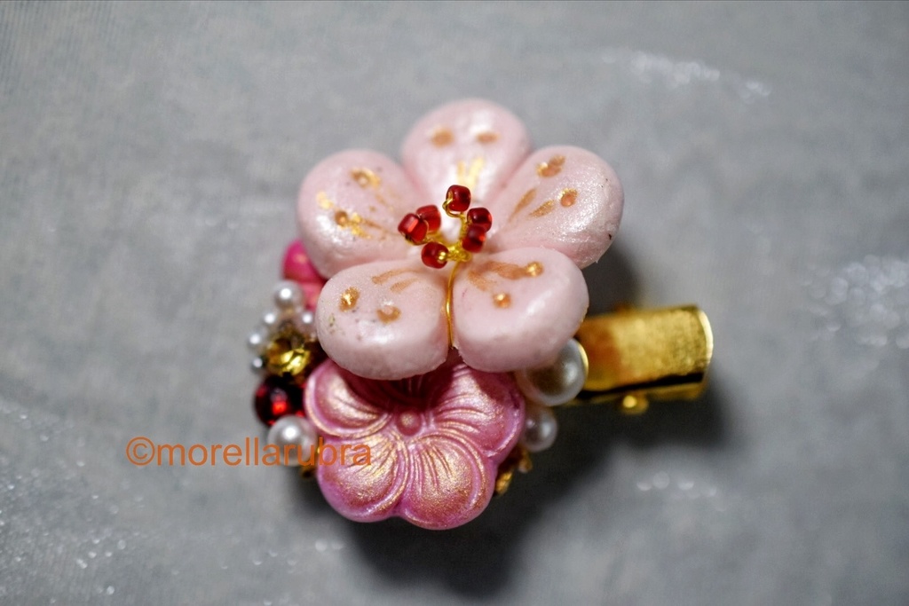 梅のヘアクリップ(薄桃)