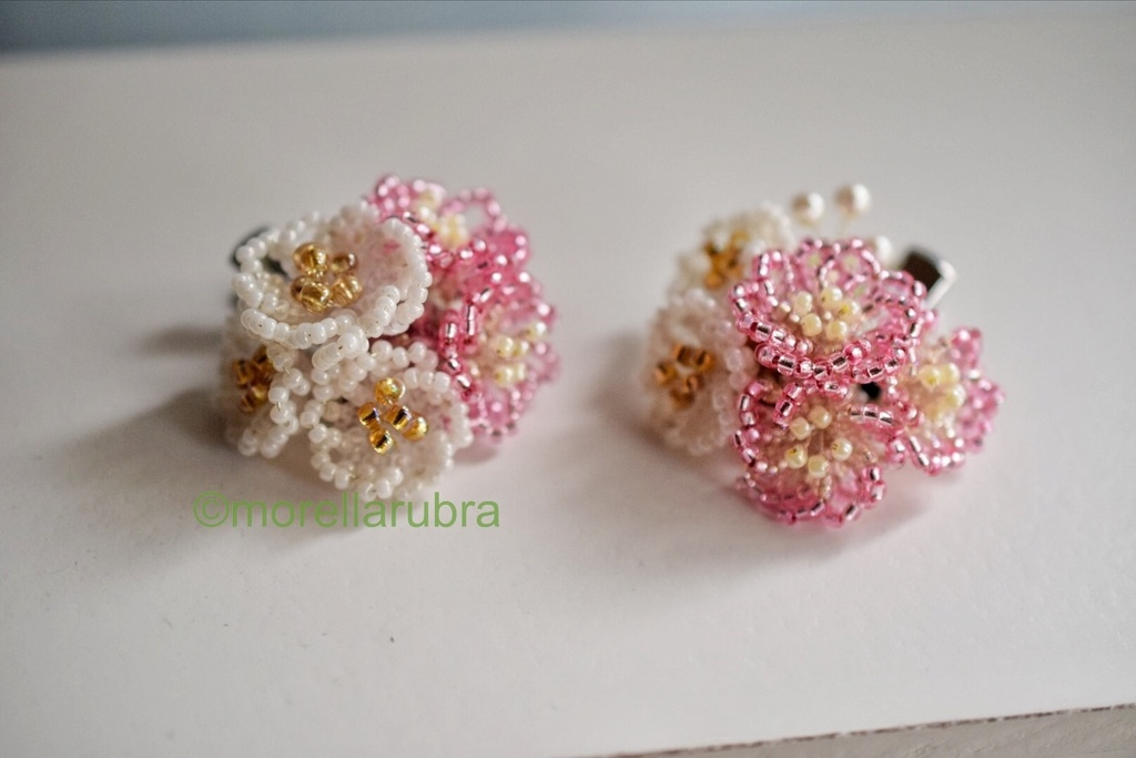 小花のヘアクリップ(2個セット)