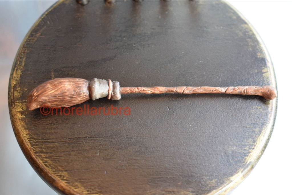 魔法の箒(15.8cm)