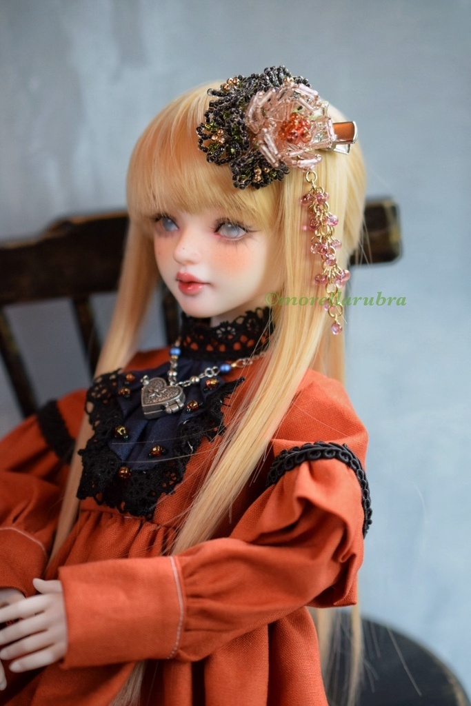 寄り添い花の髪飾り(黒)