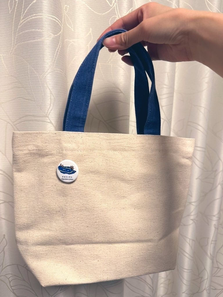 シロタエイロウミウシ缶バッジ