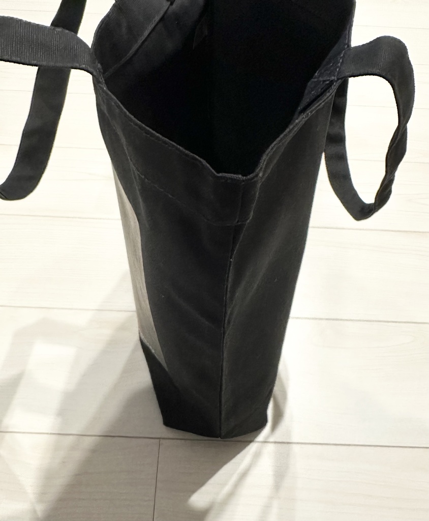 ヒオドシユビウミウシ実写トートバッグ黒(海の生物の写真ランダム1枚付き)