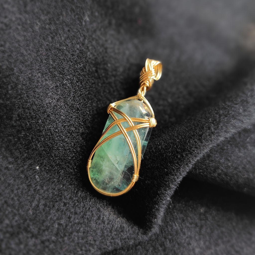 ワイヤーアクセサリー(ネックレス)【白澤】