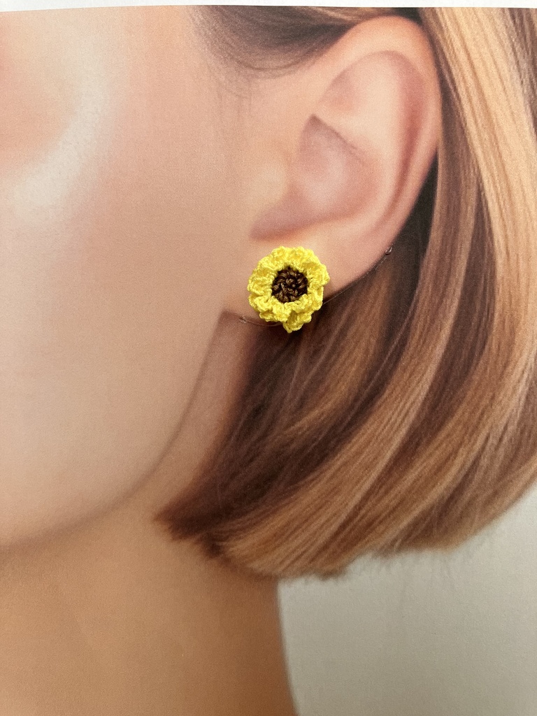 【展示品】ひまわりイヤークリップ