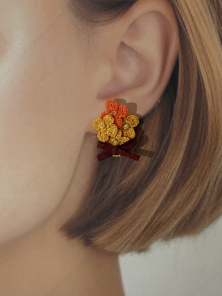 【展示品】金木犀の耳飾り(リボンカラー赤)