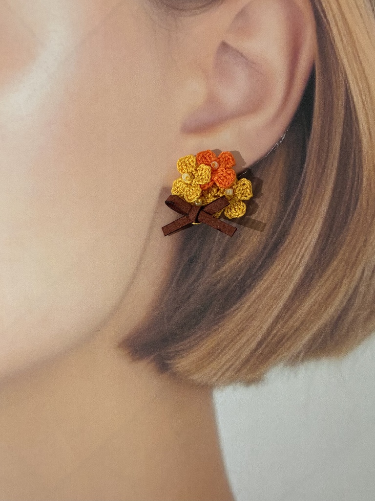 【展示品】金木犀の耳飾り(リボンカラー茶)